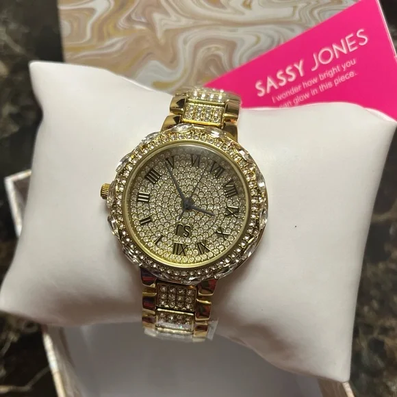 Gold Elegant Watch - Picture 1 of 3